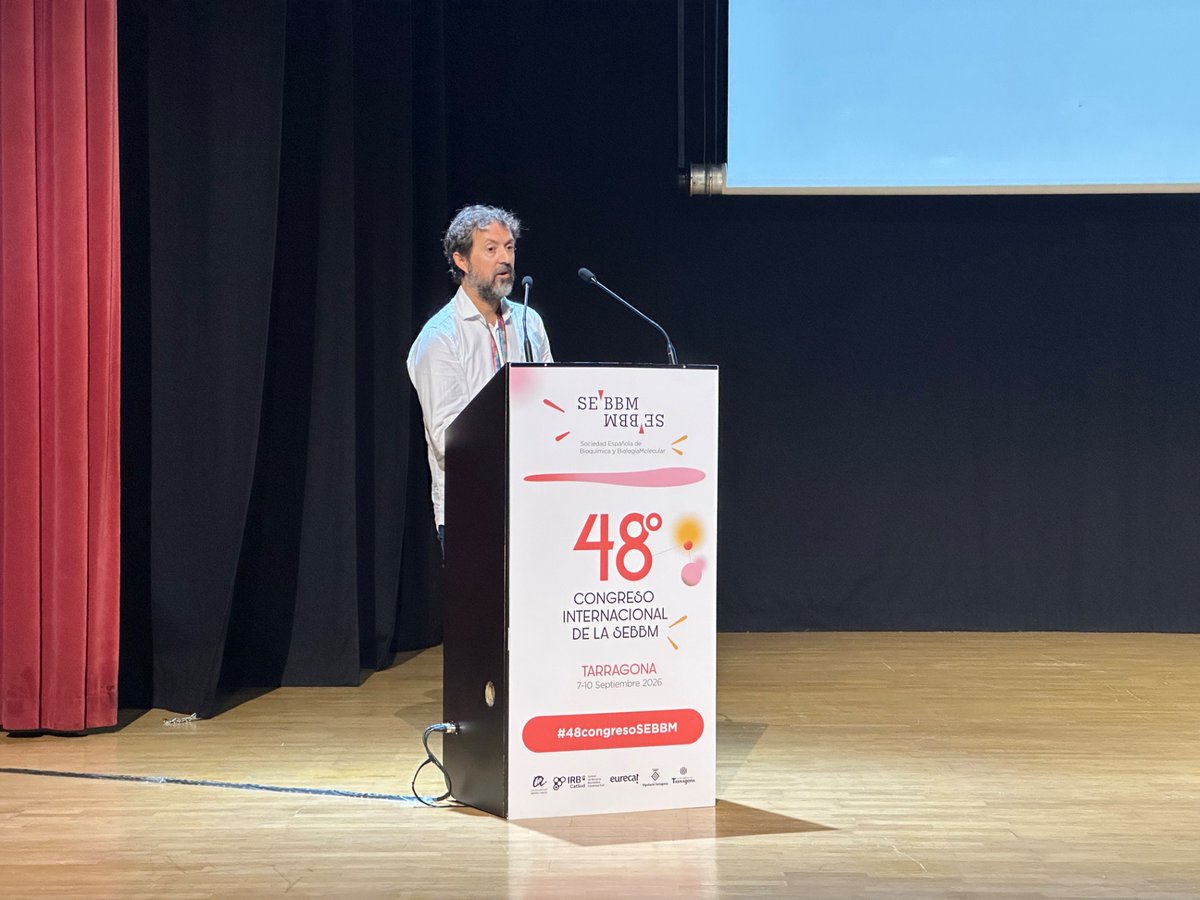 SEBBM_es's tweet photo. Alberto Díaz-Ruiz @IMDEANutricion toma la palabra en el #Simposio1.2 para hablarnos de:
“Energy Restriction via Time Restricted Feeding: Metabolic and Biological Impact”
#48CongresoSEBBM @universitatURV https://t.co/xwcGtha57d