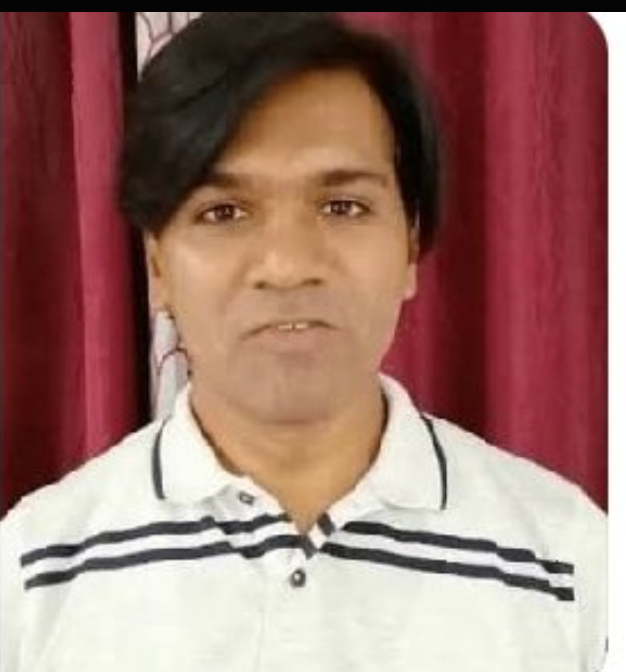 RamSharma2442's tweet photo. @zoo_bear @DrKumarVishwas Bhai tu to 2020s me bhi 80s ka dikhta h 😅😂 https://t.co/cbUYILsWh4