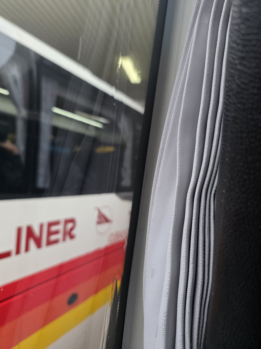 SingleDadExplor's tweet photo. Kahit malakas ang ulan biyahe pa rin para mag report sa office. #alterpasay #alterzambales https://t.co/LzdRl9Ip9O