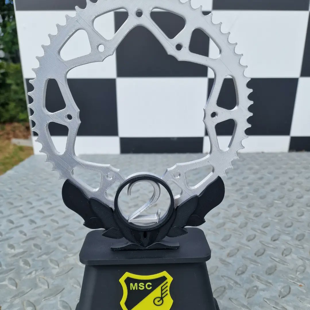 ReginaAmarn1's tweet photo. Custom trophies made to MSC Schüttorf’s vision! We created unique chainring trophies for their ADAC tournament, tailored to motorsport with great attention to detail. Thanks for the trust and collaboration! https://t.co/d9eIXjDqYN
