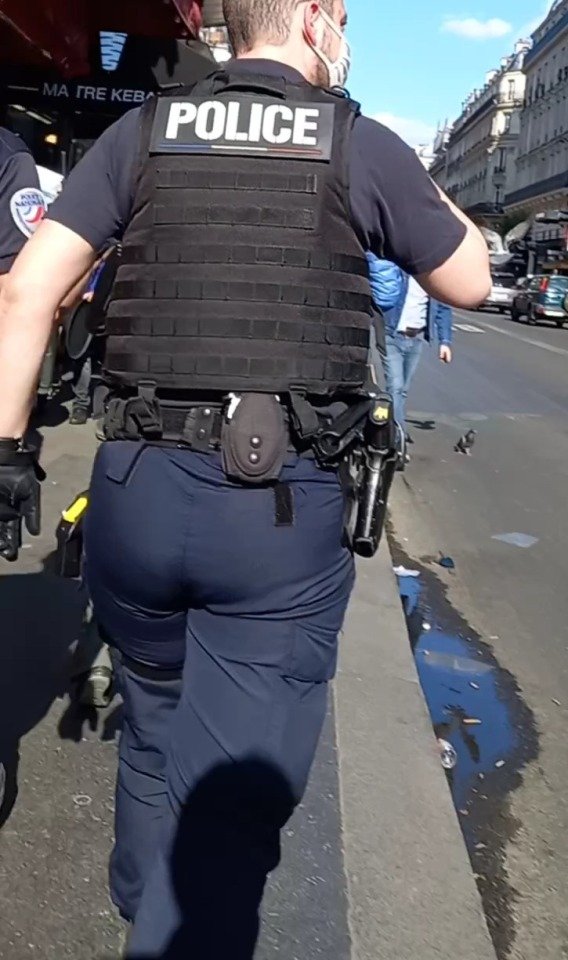 EmilioB15179761's tweet photo. el delicioso pedorrote de un #machoalfa #alphamale #hotcop #uniformados https://t.co/8oD5mhFTUm