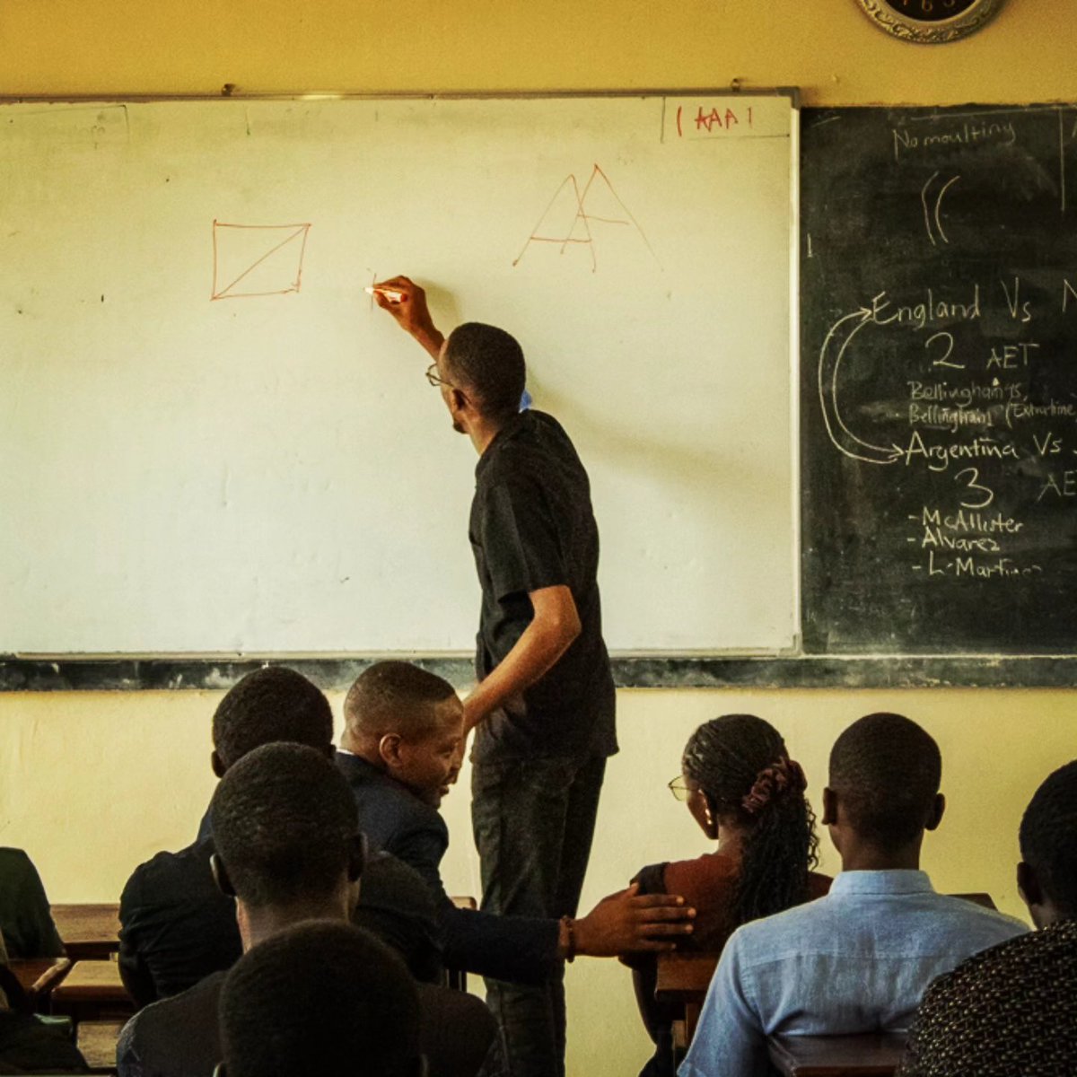 NGO_NGA_kampala's tweet photo. FLASHBACK |From inspiring career development sessions to exciting moments on the field, the College Visit was all about learning, connecting and having fun.

Join Us on the next career talks😊

#NGONGA #NGONGAFlashback #CareerDevelopment  #NamilyangoCollege https://t.co/eNw4qJ69tI