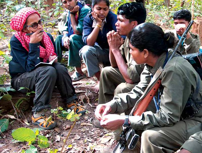 rishibagree's tweet photo. Year 2010 :
Arundhati Roy called the Naxals 'Gandhian with Guns'. 
She spent 2 weeks with the Maoists at Dantewada. 

A week later, Maoists killed 75 CRPF jawans in Dantewada.

This biyatch always found on the wrong side of India's history https://t.co/ZQvRPdZJIZ