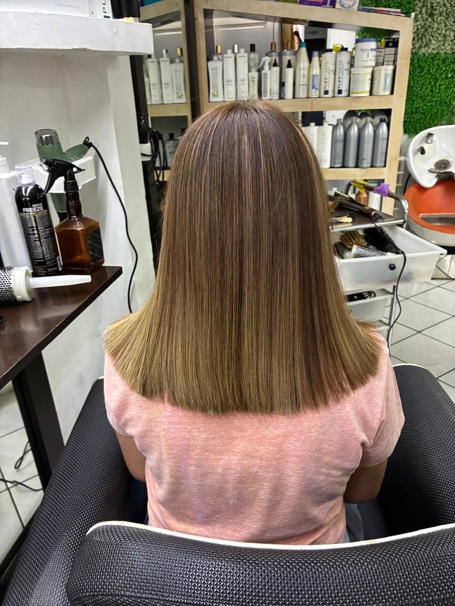MUASALABELLEZA's tweet photo. CORTE A CERO GRADOS CON FLECO DEGRADADO 
#merezcomua #LendanCosmetics #SalermCosmetics #Crioxidil #farmavita  #emerge #AvynaBeauty #LizzoInternacional #anqos https://t.co/fldVvc2Ql1