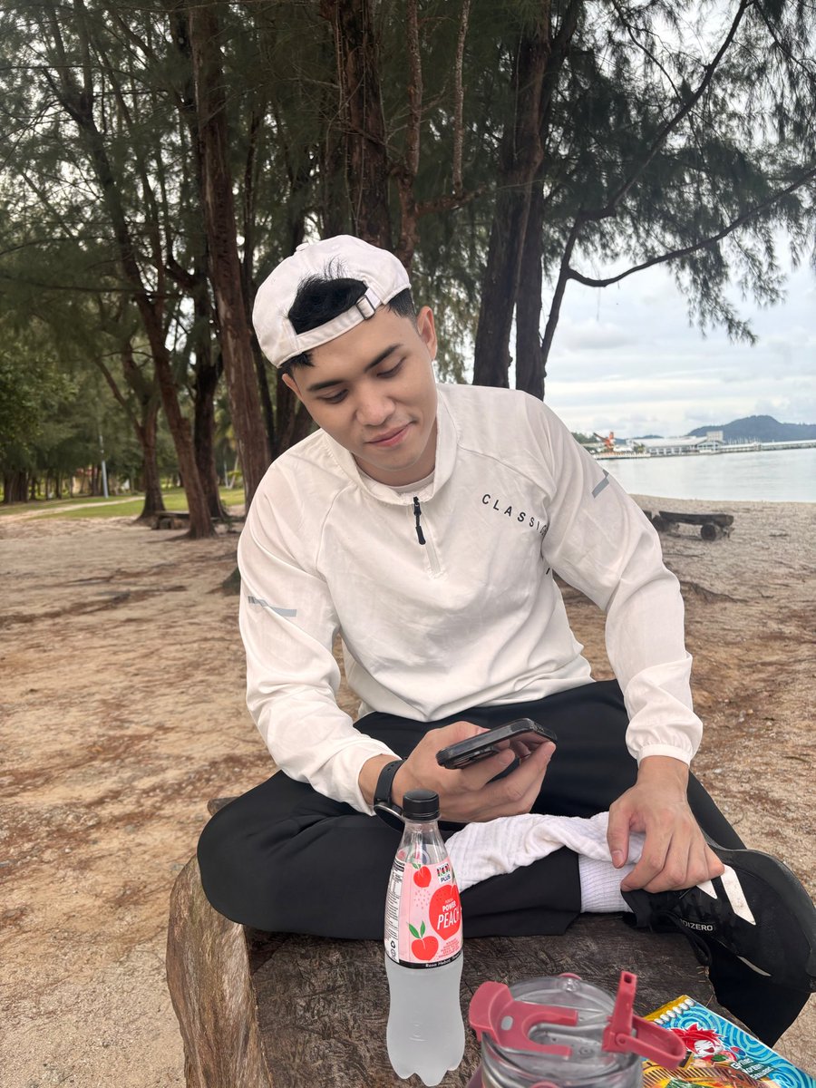 qkniz_'s tweet photo. Exercise date with my love 🌸🎀 https://t.co/fomm1pWIY4