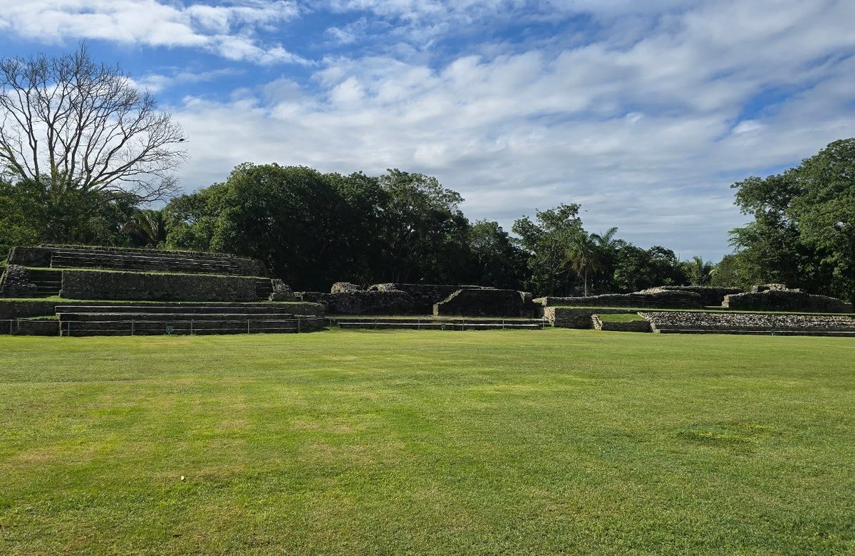 ScarletStefwty's tweet photo. Starting 2026 strong with my first adventure before returning to work. Maya temples reminded me of a Crash Bandicoot level. Beautiful country, warm welcome, and a surprise: English is the official language. https://t.co/nKO1sAwffy