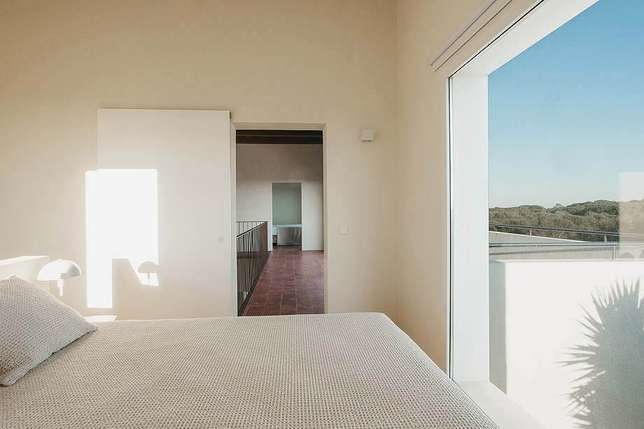 Interior_es's tweet photo. Designed by idearch, this #home restores the identity of a former Menorcan #Lloc, highlighting its #marés stone walls and relationship with the landscape.
-> Photography: Maria Missaglia
-> https://t.co/0EdWQv8K1T
-> #InteriorDesign #Menorca https://t.co/hbRfpLc0Hu
