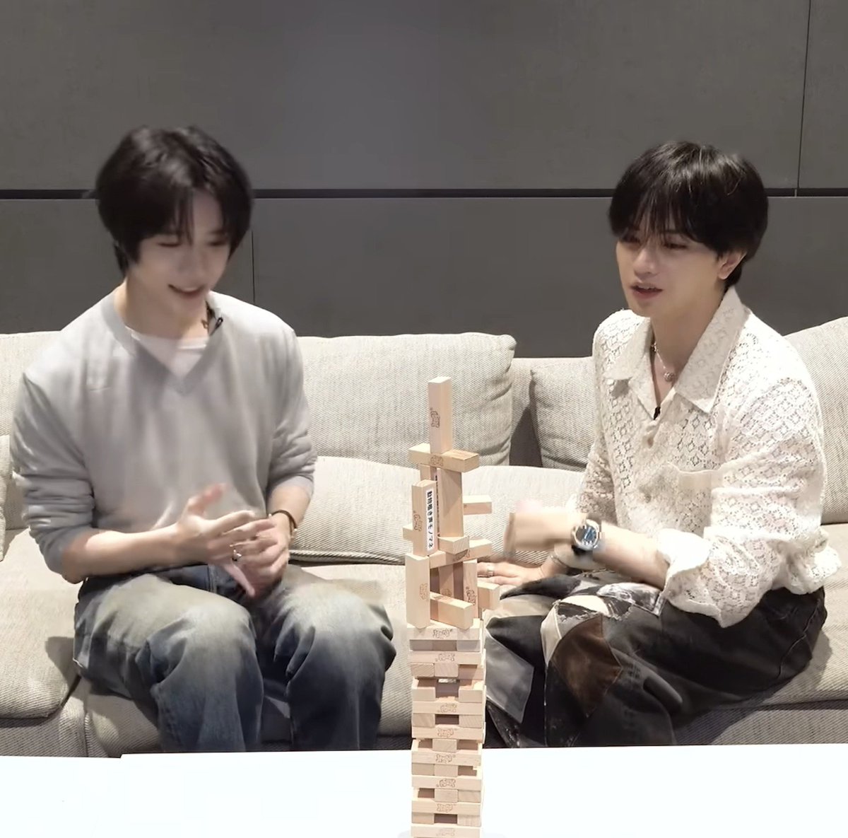 starrytubatu's tweet photo. you ask txt to play jenga and this is the kind of tower you get https://t.co/emmbF7frSE