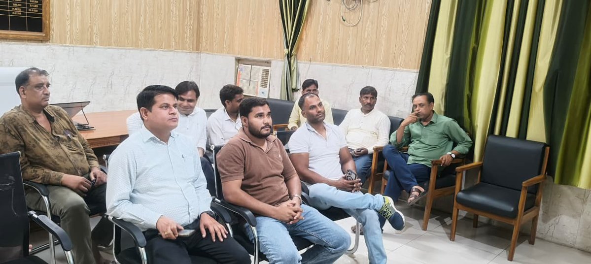 NagarBaghpat's tweet photo. SOLID WASTE MANAGEMENT RULES 2026 SWACHH VATAVARN PROTSAHAN SAMITI MEETING #sbm #sbm_up #sbm_urban #GovernmentSchemeent #plastictunmulan #aarambh8 .0 #sbmurbangovan#solidwastemanagement https://t.co/MrKivaCFy9