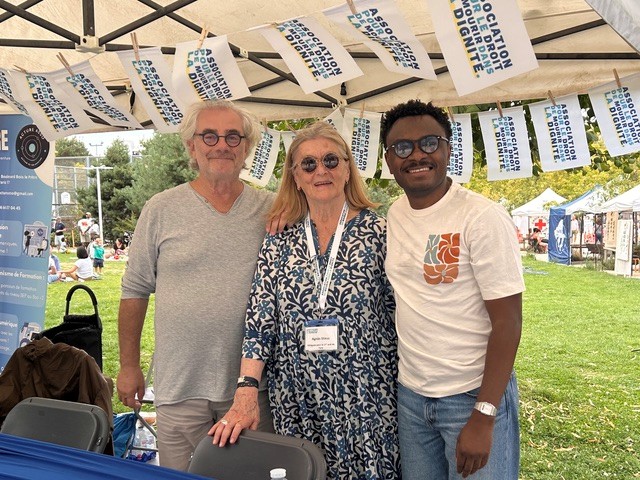 ADMDFRANCE's tweet photo. 📷 Très belle journée au parc Martin-Luther-King, dans le 17ᵉ arrondissement de #Paris, à l’occasion de la Journée des associations. 
🗨️ De nombreux visiteurs sont venus nous féliciter pour l’adoption des deux nouvelles lois relatives à la #FindeVie : l’aide à mourir et les #SoinsPalliatifs. 
#Paris17