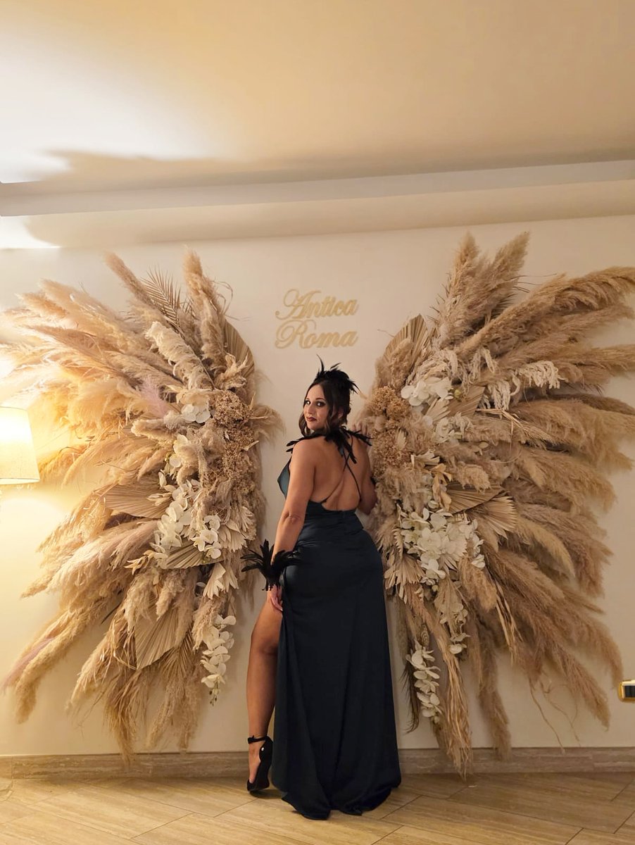EleanoreEavobe's tweet photo. Angelic soul 👼 and devilish look 😈… that’s balance too!... https://t.co/JeksosXyqD