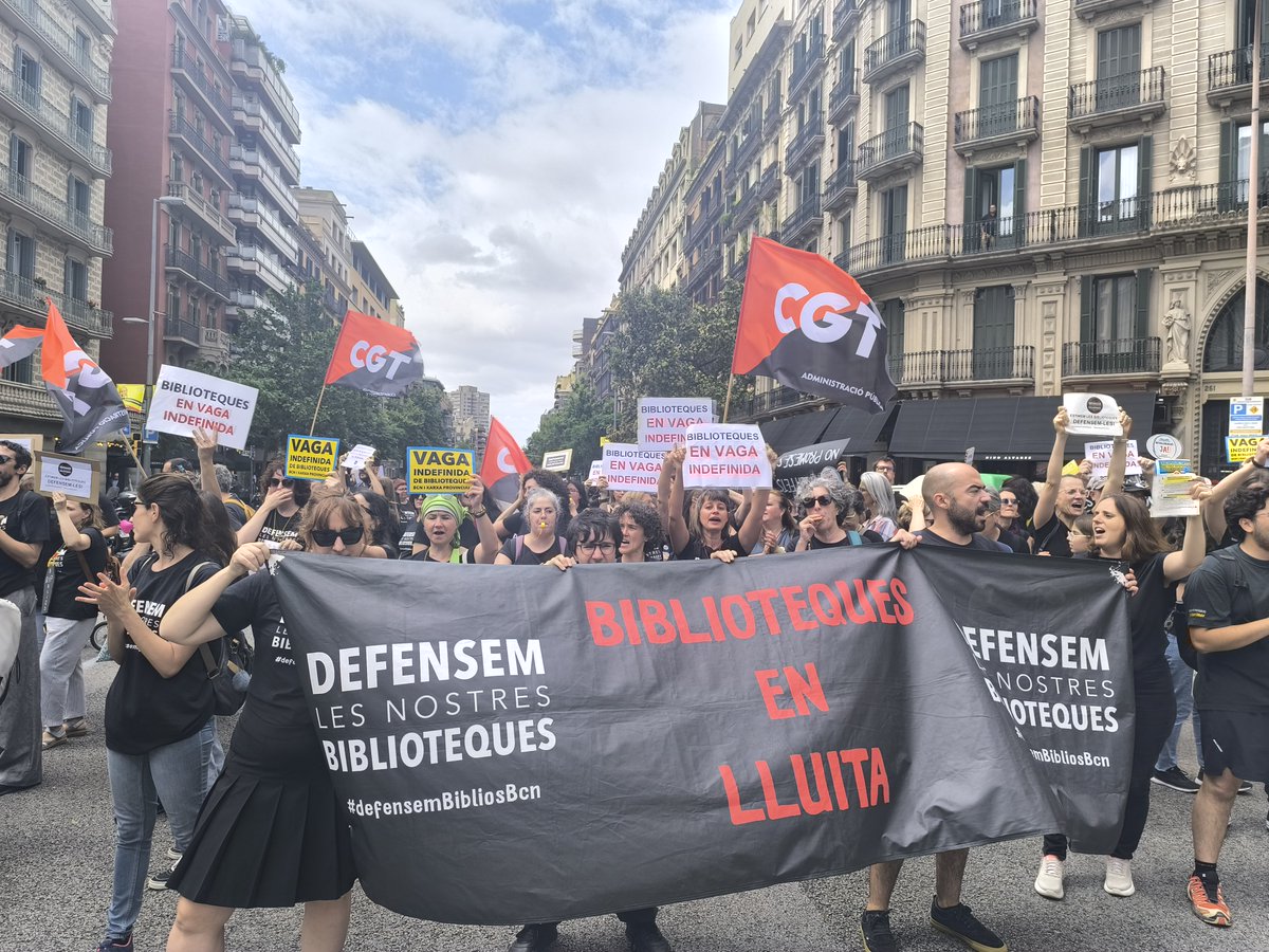 sapbcgt's tweet photo. El conflicte que va esclatar a la primavera amb la Marea Negra Bibliotecària segueix en peu

18-S: VAGA a totes les biblios d Catalunya i MANIFESTACIÓ unitària d #BibliosEnLluita a Barcelona #VagaBiblioteques #DefensemBiblios

https://t.co/ISpCUdI4Ka https://t.co/aZzXVKmeTn