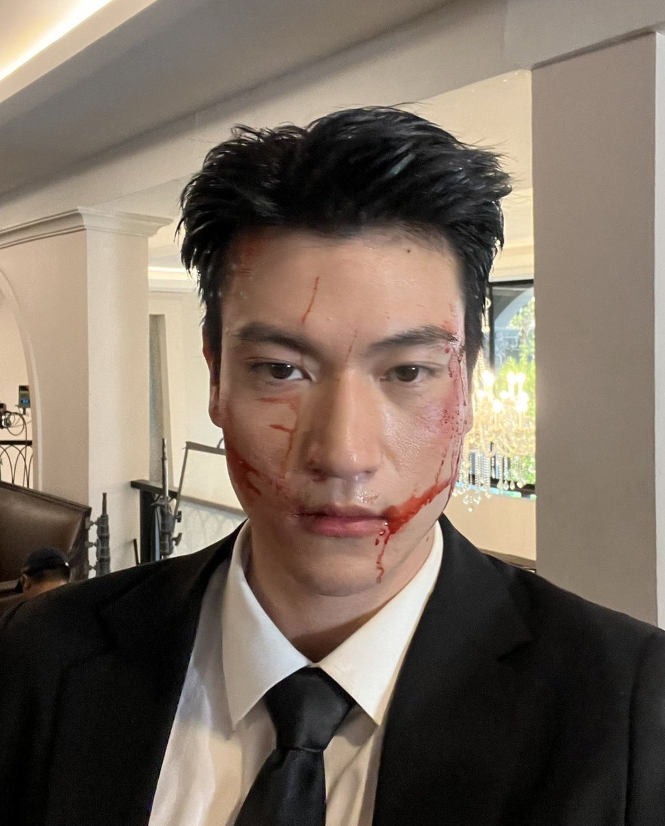 luvlynspimk's tweet photo. ทำไมฮีเปื้อนเลือดถึงหล่อขนาดนี้อะ ใครก็ได้ต่อยฮีอีกได้ไหม https://t.co/G5jwUCNGyJ