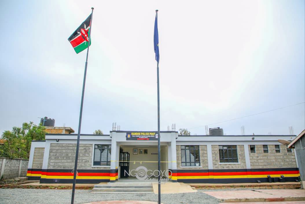 MayianFM's tweet photo. IN PICTURE: Enkitesheni e Kandisi Police Post temurua e Kajiado North natesheta olbungei lei moikuape Olkejuado, Onesmus Ngogoyo.
#TalkToMayianFm https://t.co/iMMqv1biiv