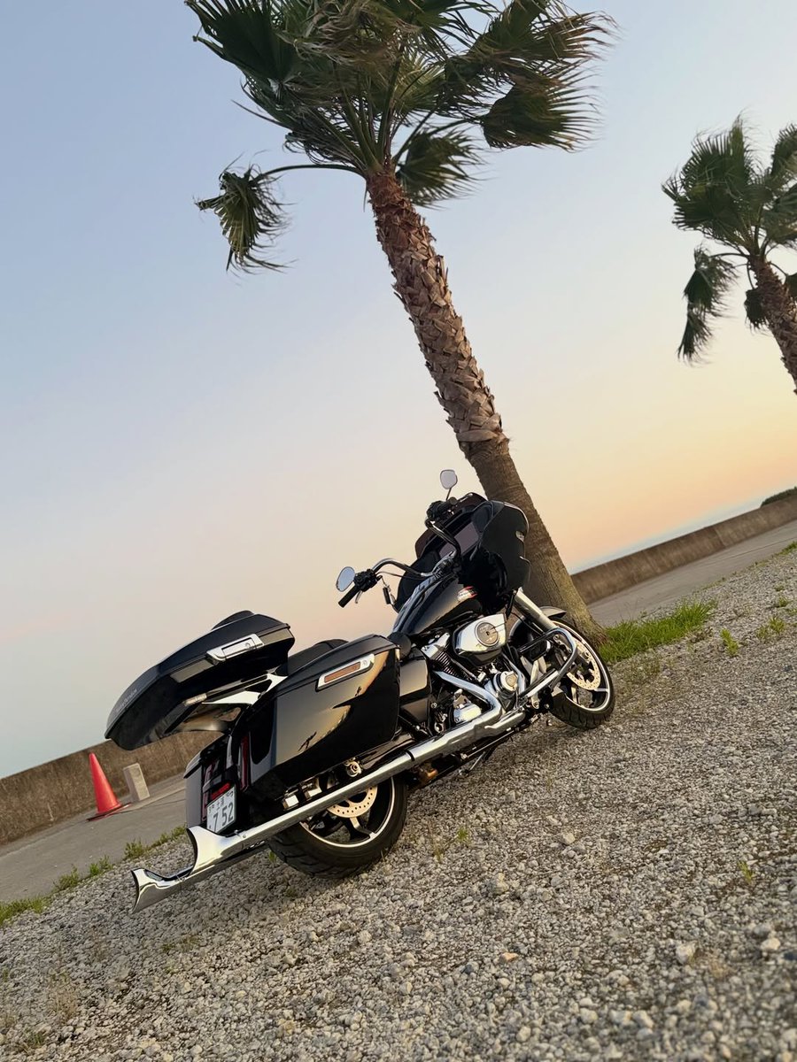 JessicaDal3r's tweet photo. A quick ride through Inafornia. https://t.co/6ZYnQzjyWi