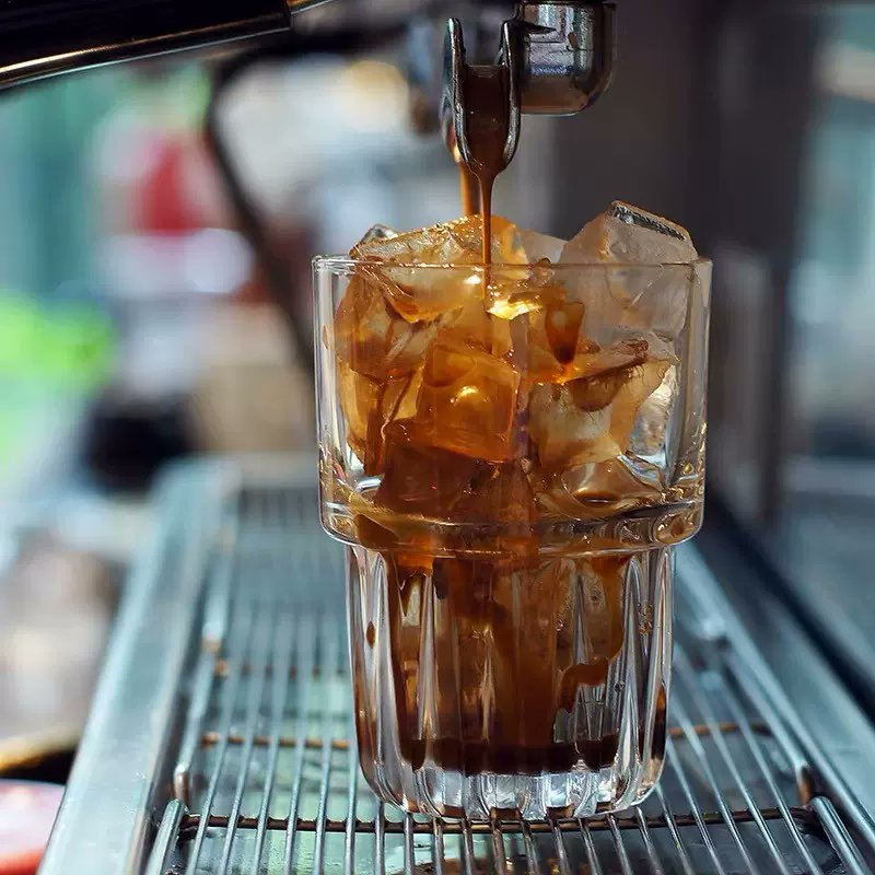 k4rLoX23's tweet photo. [Craving a creamy iced latte Brew 1 shot of espresso, pour over 6 oz cold milk, add a splash of vanilla syrup u0026 ice—done in 2 mins! ] https://t.co/0sPVpRByhf