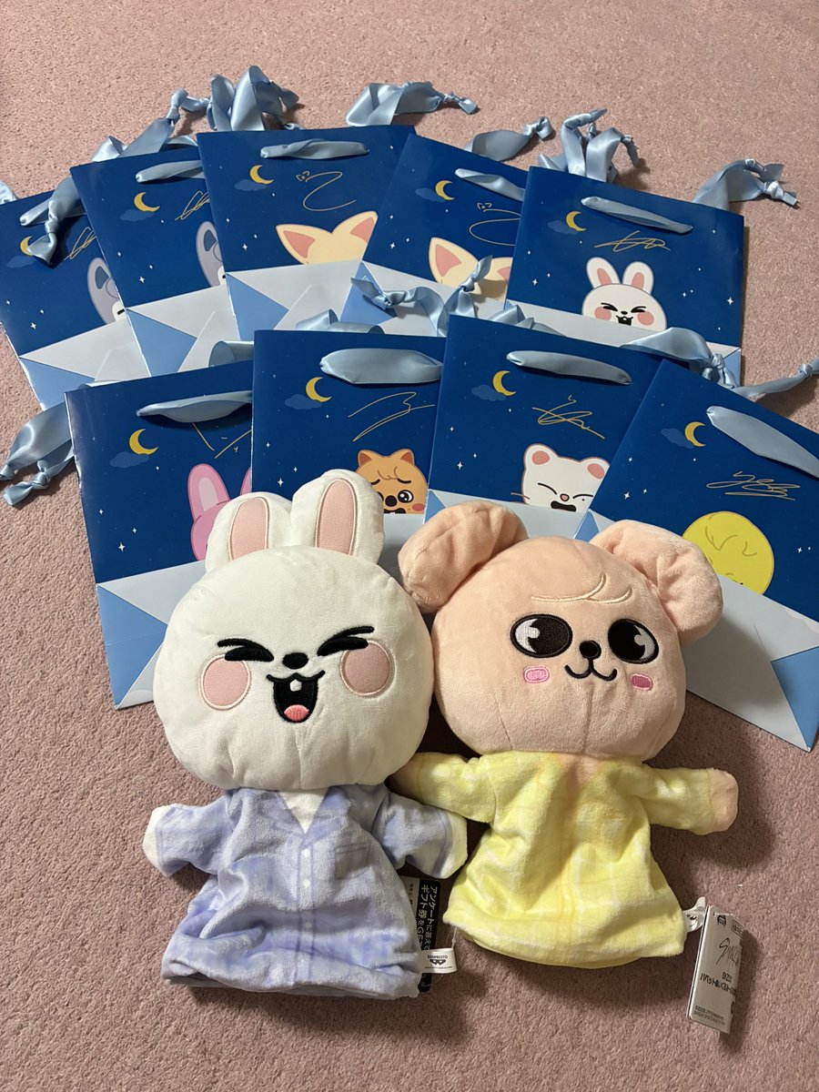 To_toss's tweet photo. パペット、リビとパピム取れた😭😭😭💓
ショッパーはパピムだけでなかった😂😂😂 https://t.co/4kvZd056JY