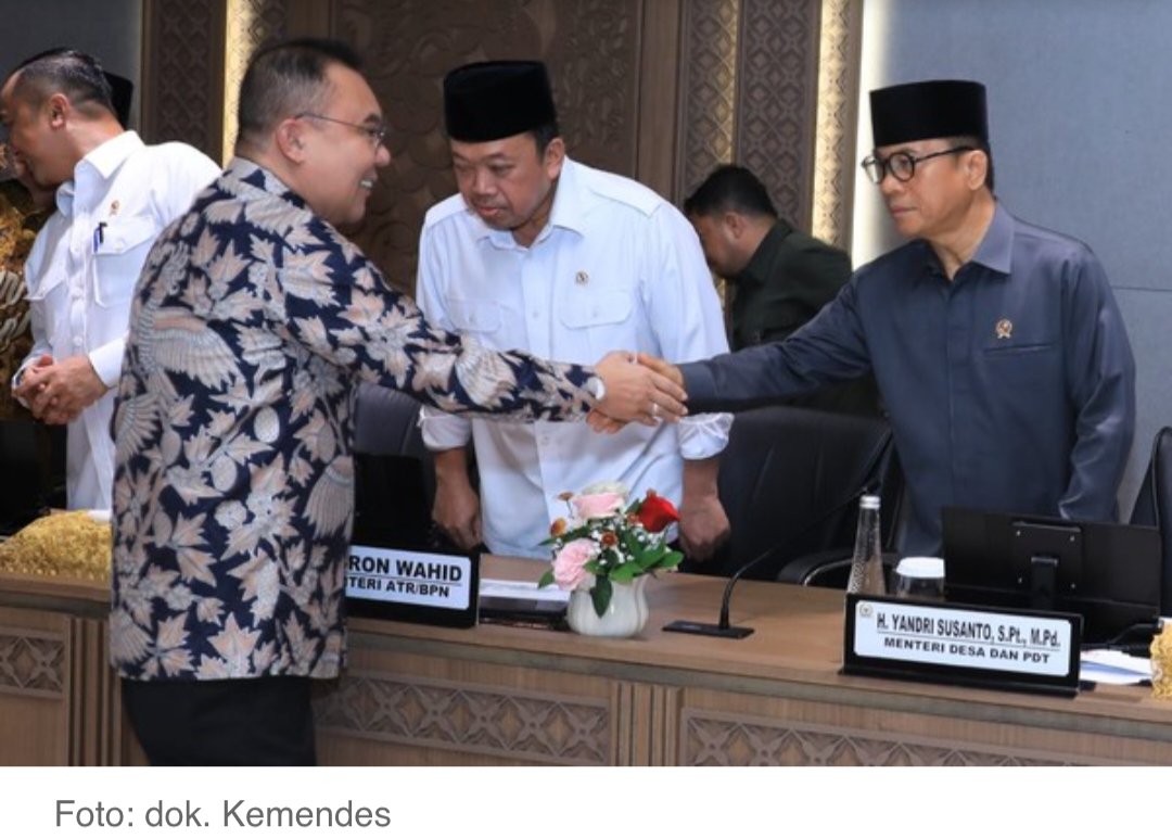 Giboll1's tweet photo. MENTERI DESA PDT Yandri Susanto  merekomendasikan sejumlah solusi untuk menangani konflik agraria yang terjadi di desa, khususnya yang berada di dalam atau berbatasan langsung dengan kawasan hutan
#Desakawasanhutan #KemendesaPDT #BangunDesaBangunIndonesia https://t.co/CNBVmDawkE