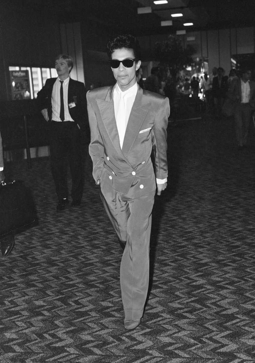 artdirectionk's tweet photo. Happy โ๏ธ Purple Wednesday ๐ #Prince4Ever โฎ๏ธ #TimelessPrince https://t.co/QGRnBJ9VKh