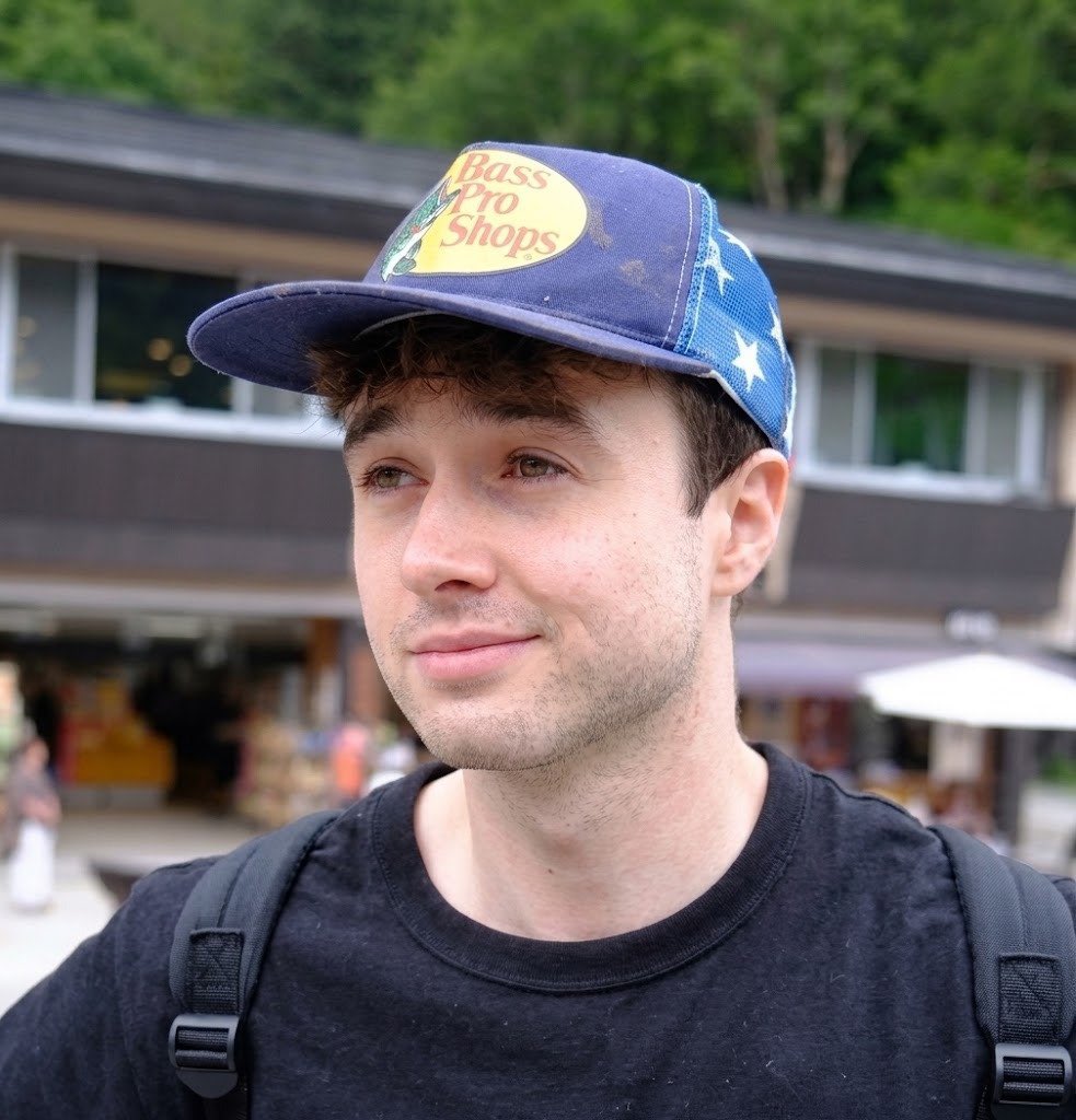 GlobeEyeNews's tweet photo. BREAKING:

Anthropic researcher Jacob Coxon resigns, warning that AI systems will soon be able to hack anything and that the company is racing toward superintelligence that could kill us all by the end of the decade. https://t.co/YV3tRcL8Iv