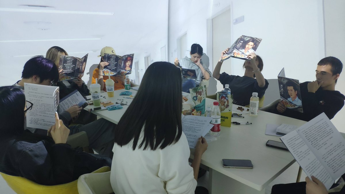 KellyAllyn7p's tweet photo. Just finished a super immersive script murder game with friends! The plot twists kept me on edge, and I felt like a real detective solving the case. Total blast! ， https://t.co/OdFvOwE2JL