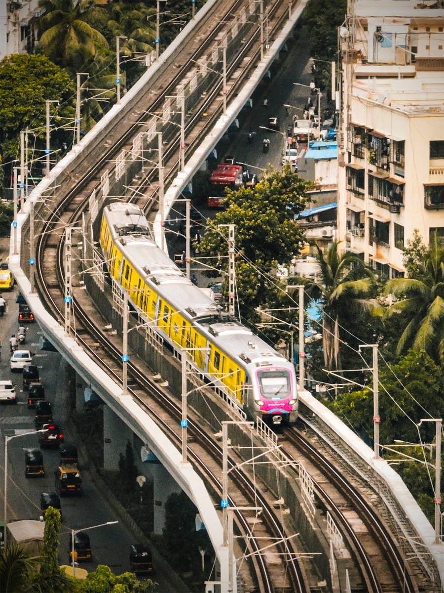 PlayStationIN's tweet photo. There's a certain "𝙎𝙣𝙞𝙠𝙩!" in Mumbai Metro these days.
Have you have spotted this yet?
#psindia #wolverineps5 https://t.co/9d2NWJAmCd