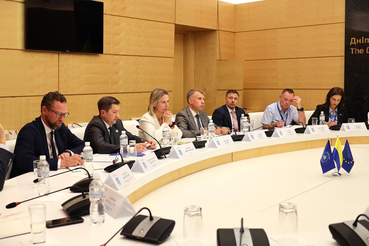 prok_zp's tweet photo. Керівництво прокуратур східних регіонів України та представники КМЄС обговорили посилення співпраці у розслідуванні воєнних злочинів

#запорізькаобласнапрокуратура #прокуратура #запоріжжя
🌐 https://t.co/pAMV3mt3Zd https://t.co/4SeeQLDe7d