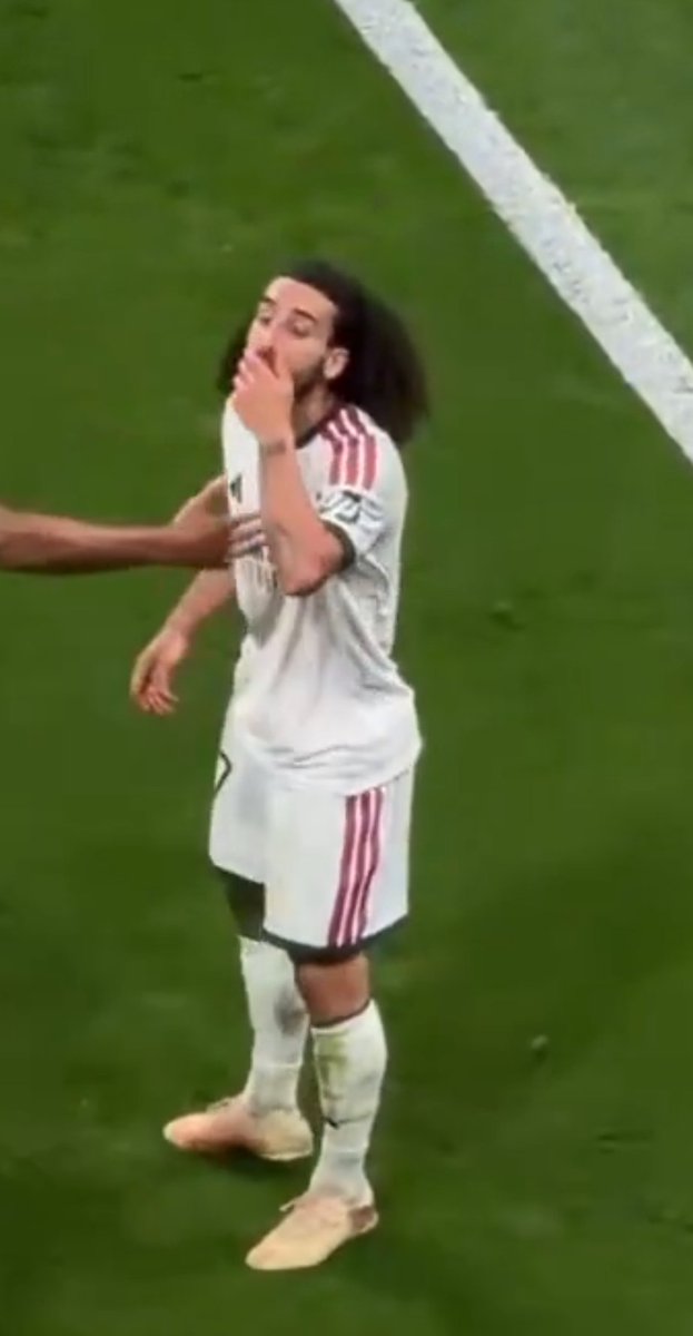 Hakan1905er's tweet photo. @nocontextfooty Again exception? https://t.co/0kyhI5ZefG