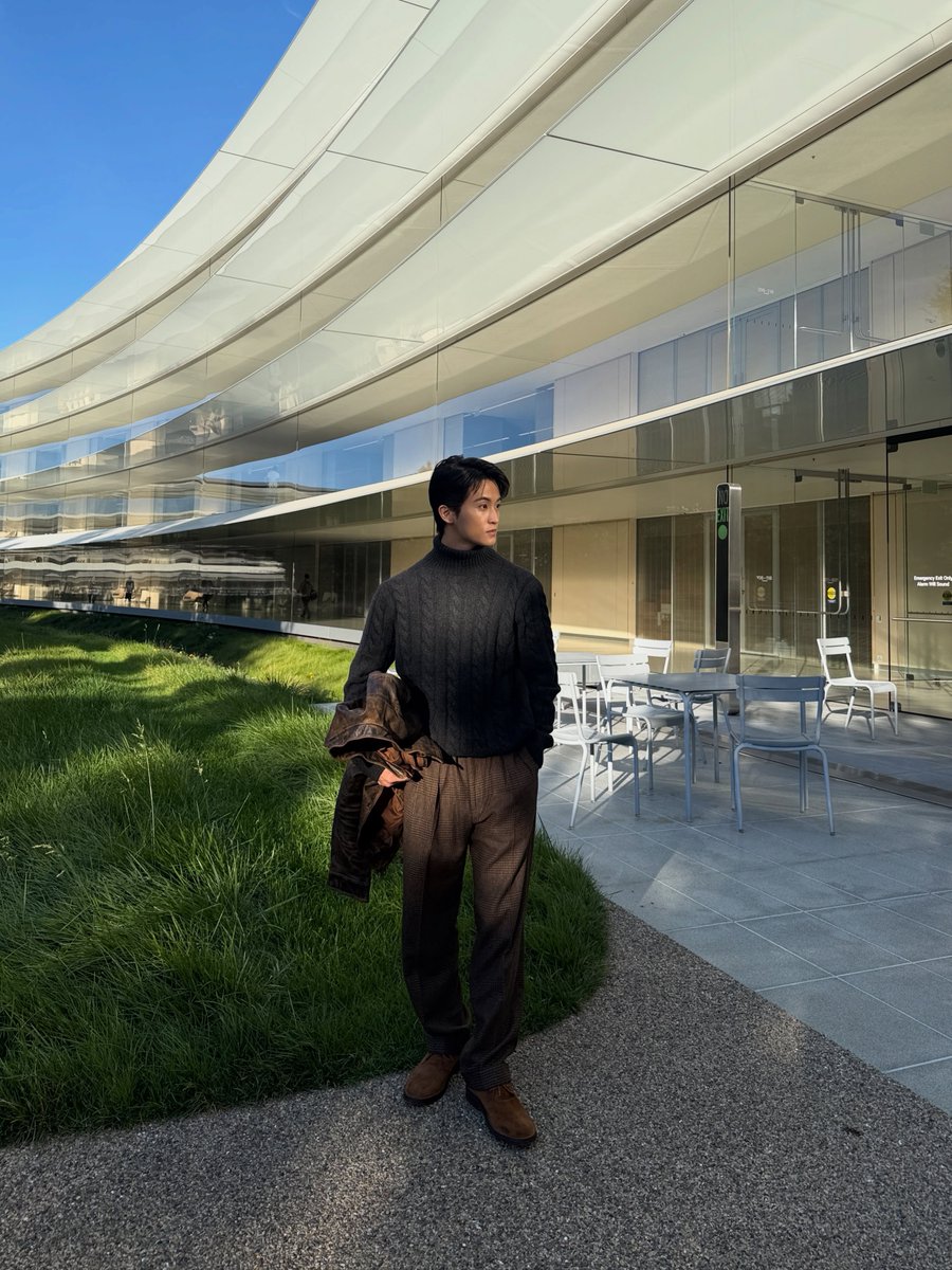 MARKLEE_TH's tweet photo. 260909 onyourm__ark instagram update (#มาร์คลีมีไอจี)

@Apple 🍏🙏

#MarkLee #마크리
#UpperRoom #어퍼룸 https://t.co/p1KAj3soEu