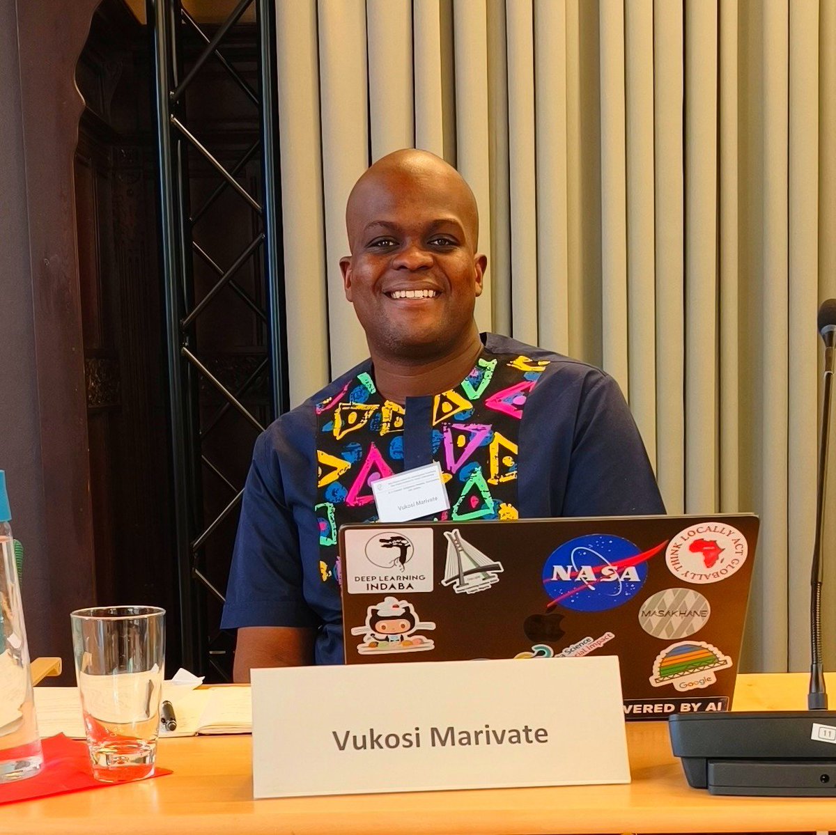 vukosi tweet picture