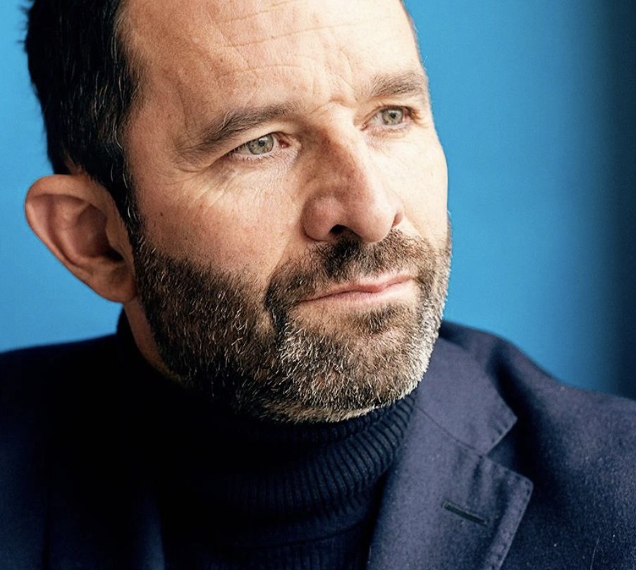 mrvicfer's tweet photo. Quand un politique "retourne à la vie civile", c'est très souvent encore avec votre argent et encore pour vous nuire.
Voyez Benoît Hamon. Suite à sa belle défaire de 2017, il a décidé de prendre ses distances avec le monde politique, pour être utile autrement aux français (ils racontent toujours ce genre de foutaises).
Sachez que Benoît Hamon a pris la direction de l'association Singa qui facilite l'arrivée et l'accueil de migrants, grâce à un généreux flux d'argent public à hauteur d'1 millions d'€ par an.
L'argent public ne sert qu'à créer des parasites à vie.
