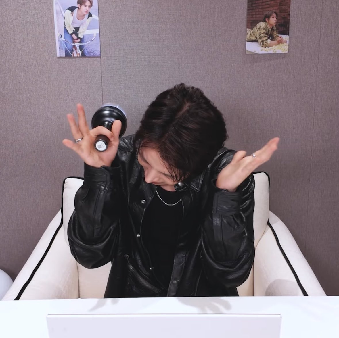 N11ngS_'s tweet photo. ดุ๋งมันล้อเลียนท่ากรี๊��เอเว่อเหรอ https://t.co/MLSOk2beFT