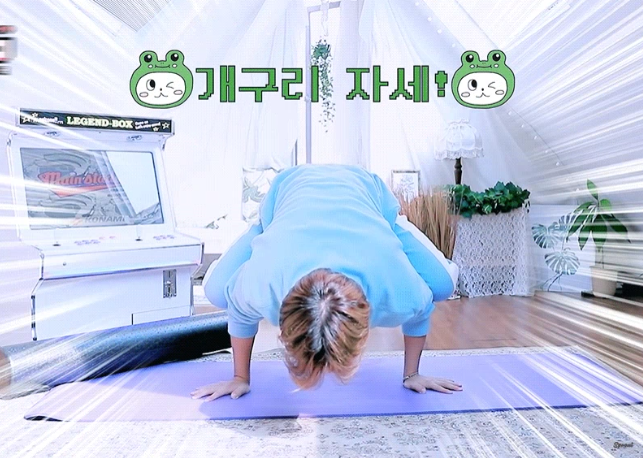 4l3af_cl0ver's tweet photo. 여전함에 웃음을참을수가없음 https://t.co/lyaBLXVHQS