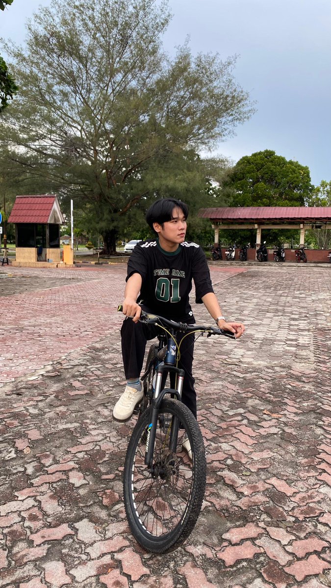 Blueberrich_04's tweet photo. gowes duluu🚴‍♂️

#mlm #riau https://t.co/gu1UkKTVbh