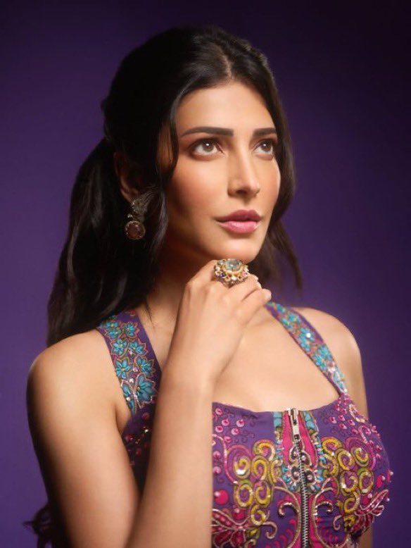 muthalbo's tweet photo. Shruti Hassan
#Shruti #ShrutiHaasan https://t.co/dEcV3meMVi
