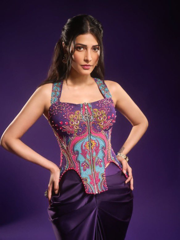 muthalbo's tweet photo. Shruti Hassan
#Shruti #ShrutiHaasan https://t.co/dEcV3meMVi