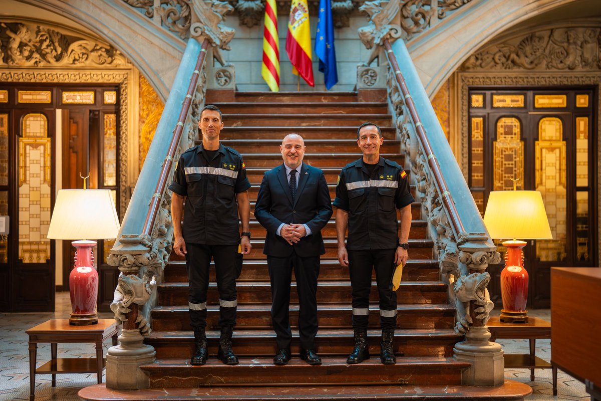 carlosprietogo's tweet photo. Hoy he tenido el placer de recibir al Teniente Coronel Alberto Trigo, quien toma el relevo de Joaquín Núñez Regodón al frente del IV Batallón de la @UMEgob.

Un cambio que reconoce también una trayectoria importantísima de Joaquín Núñez Regodón al servicio de la UME y de su misión ante las grandes emergencias, protegiendo a la población cuando más lo ha necesitado.

Alberto Trigo, todo nuestro reconocimiento y nuestros mejores deseos en esta nueva etapa.