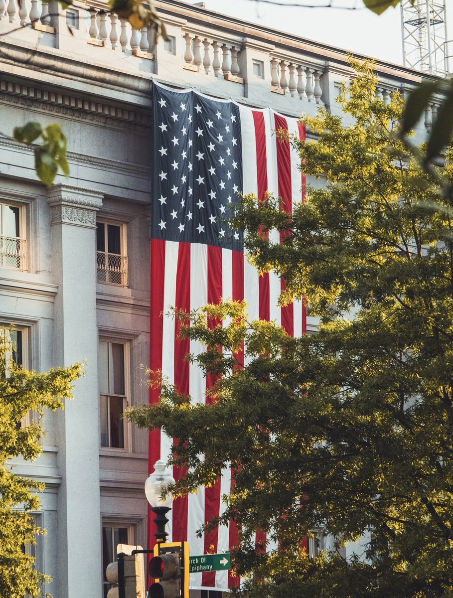 PatWolf's tweet photo. Good morning Patriots

God bless America https://t.co/rvP711FPSH