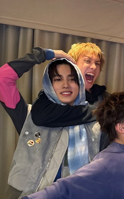 fxxkinimjong's tweet photo. 달콤살벌 https://t.co/zI3waU9kNw