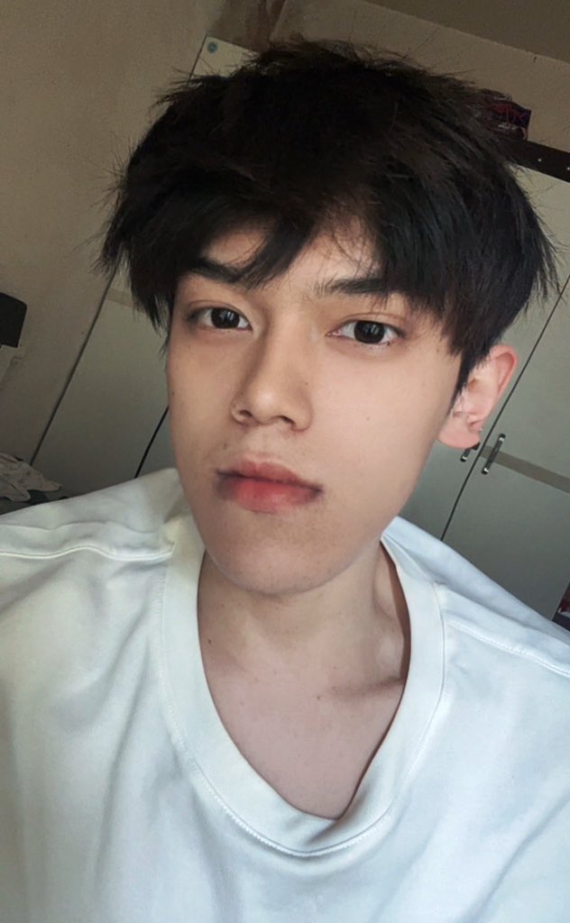 Kyousukek8ox's tweet photo. 找一个引导型恋人 你勾引我 我就导 https://t.co/Xo0LUFfcev