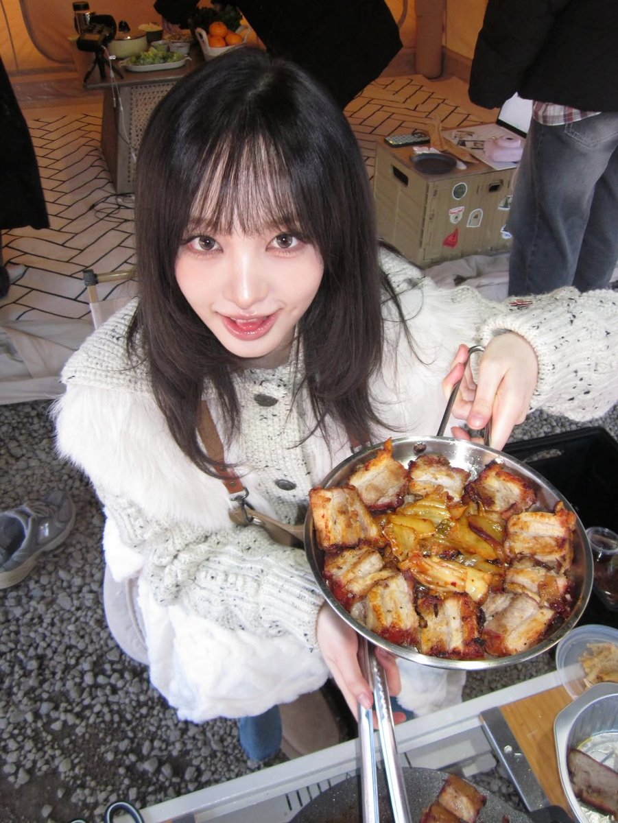 lizzyeyoo's tweet photo. jangan lupa dinner teman timun! 😋 https://t.co/qqBhOOezWg