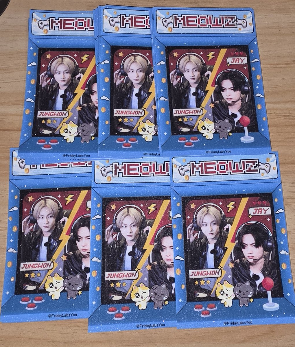 FridayLabsYou's tweet photo. 🎮✨ FREEBIES UNLOCKED! ✨🎮

Freebies by: @FridayLabsYou

🕹Glittered Postcard
🕹Meowz  Keyring

See you jaywonist! 

#RealmofPixels #JaywonCSE2026 https://t.co/QVupiEV4u0