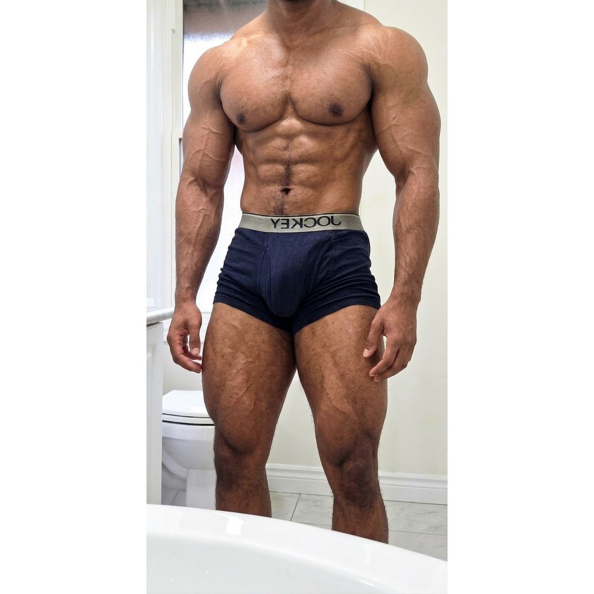 R0035Rohit's tweet photo. Guess the size. https://t.co/JGCUJ3U9uS