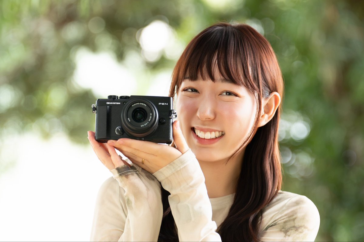 moron_non's tweet photo. 実は私がカメラを始めた頃は個人的に
「カメラ女子＝OLYMPUS PEN」
のイメージだった。

そんなPENが、
「OM SYSTEM PEN」として誕生ー！！

なんだか感慨深い🥹
シルバーもめちゃくちゃかわいいね
 #omsystempen https://t.co/cmOaMeZkvD