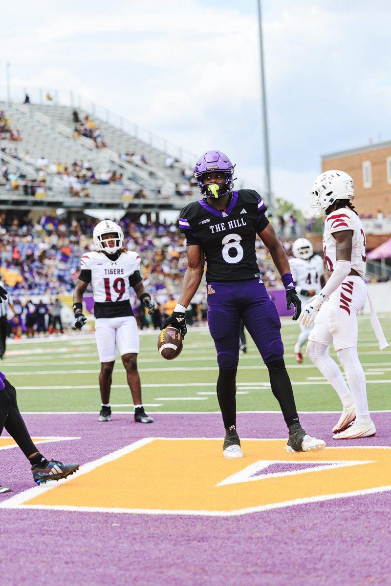 bigbody82's tweet photo. Panthers Win again! #pvamufb https://t.co/QGRINu8eFS