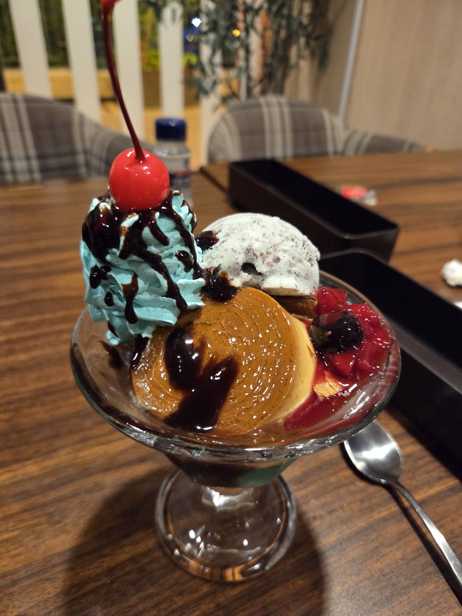 smaaash02's tweet photo. ゴルフ帰りナウ
つ、つかれたぁ～ https://t.co/AcjYPYYZBI