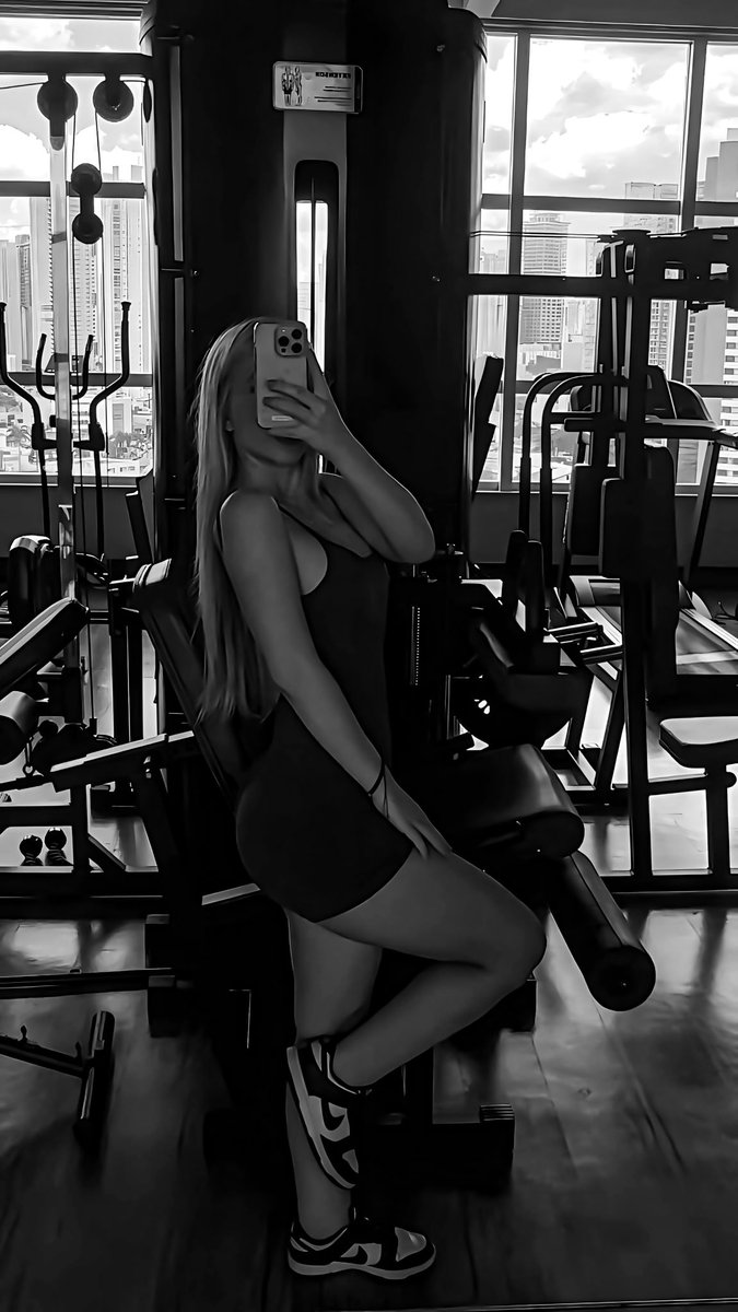 woirangelz's tweet photo. 𝙵𝚁𝙴𝙽𝙲𝙷 𝑔𝑖𝑟𝑙  ⸝⸝  Blōnde Woman ᥪGYM ᦔäy  —  Sēxy &amp; Lūxury » ᦋolden skin  ⫶  కeraphine ᦋlōw. https://t.co/nmCguktDor
