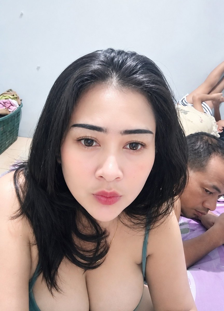 LenaBawluk's tweet photo. Kumpul keluarga

https://t.co/nz8IDgCdAQ https://t.co/rdekinc3oS