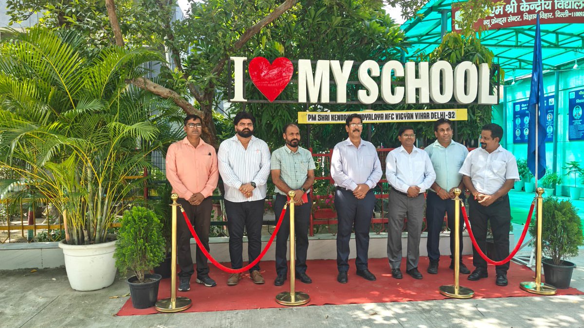 kvs_ro's tweet photo. Shri Varun Mitra, Deputy Commissioner, KVS Delhi Region, visited PM SHRI KV NFC Vigyan Vihar and interacted with students and teachers. His valuable guidance and suggestions encouraged active learning, improved outcomes and holistic development. https://t.co/K9a22FFTH6
