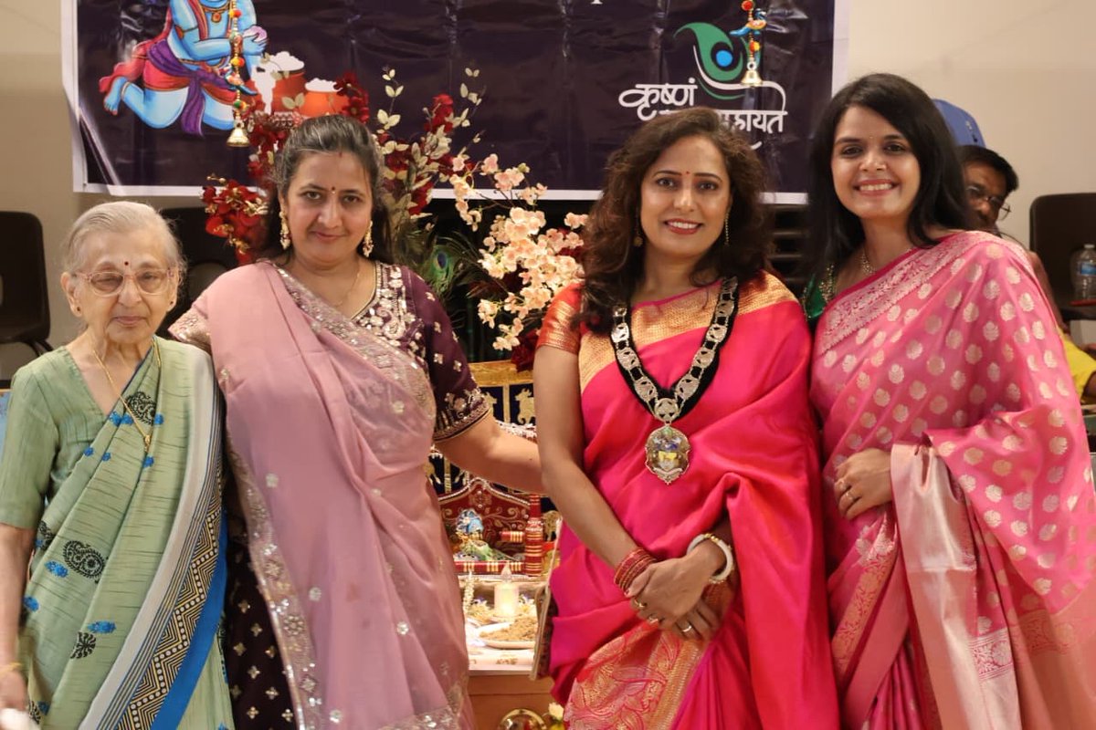 HertsmereMayor's tweet photo. As Mayor of Hertsmere, it was a pleasure to join Dilse Desi’s beautiful Janmashtami celebrations in Borehamwood. 🙏💙

 A wonderful celebration of faith, culture, community and Lord Krishna’s timeless values of love, compassion and duty. https://t.co/H5ZdQcQfel